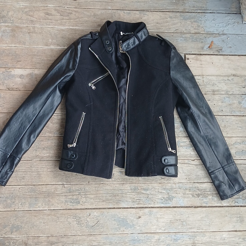 Guess Quilted Black Faux Leather Zip Up Jacket 3 Zippers Size Small